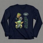 Baby Yoda And Groot Hug New York Jets 9 Long Sleeves.jpg