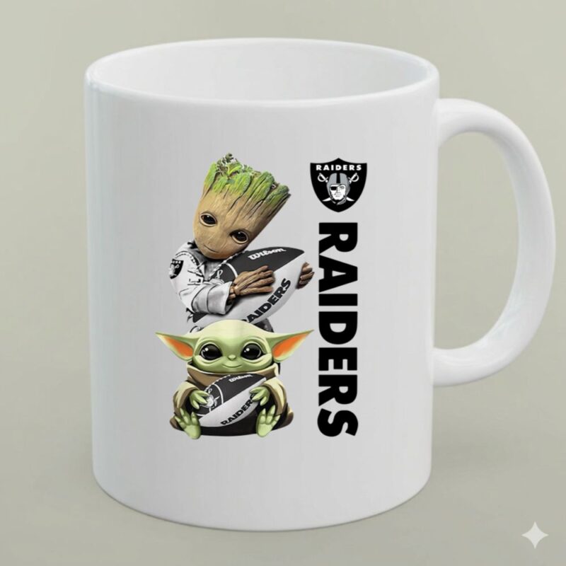 Baby Yoda And Groot Hug Oakland Raiders 1 mug.jpg