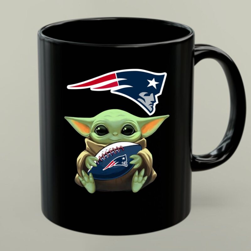 Baby Yoda Hug Ball New England Patriots Mug 1.jpg