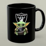 Baby Yoda Hug Oakland Raiders football 1 mug.jpg
