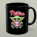 Baby Yoda Hug Philadelphia Phillies 1 mug.jpg
