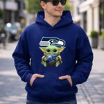 Baby-Yoda-Hug-Seattle-Seahawks-2-Hoodie