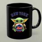 Baby Yoda Hugs The New York Mets Baseball 1 mug.jpg