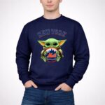Baby Yoda Hugs The New York Mets Baseball 3 Sweatshirt.jpg Baby Yoda Hugs The New York Mets Baseball 3 Sweatshirt.jpg