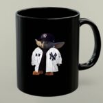 Baby Yoda Wear New York Yankees 1 mug.jpg