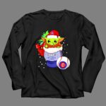 Baby Yoda and R2D2 Merry Christmas With Chicago Cubs 4 Long Sleeves.jpg Baby Yoda and R2D2 Merry Christmas With Chicago Cubs 4 Long Sleeves.jpg