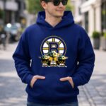 Boston Bruins Baby Yoda Trio Hockey Team Mandalorian Star Wars 2 Hoodie.jpg