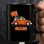 Chicago Bears Darth Vader Baby Yoda Car Driving Star Wars Football 3 mug.jpg