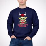 Chicago Bulls Baby Yoda Holding Basketball 3 Sweatshirt.jpg