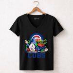 Chicago Cubs Leprechaun Gnome Baby Yoda Baseball Clover 5 Womens V Neck.jpg Chicago Cubs Leprechaun Gnome Baby Yoda Baseball Clover 5 Womens V Neck.jpg