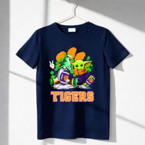 Clemson Tigers St Patrick's Day Football Gnome And Baby Yoda Shirt