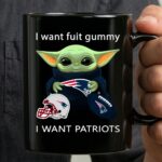 Fuit Gummy Baby Yoda New England Patriots Mug 3.jpg