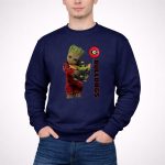 GY Georgia Bulldogs Groot And Baby Yoda With Balloon 3 Sweatshirt.jpg