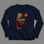 GY Georgia Bulldogs Groot And Baby Yoda With Balloon 9 Long Sleeves.jpg