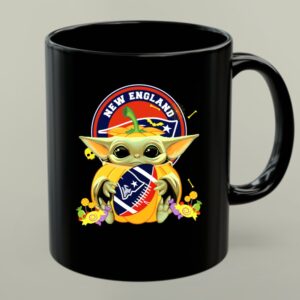 Halloween Pumpkin Baby Yoda Holding New England Patriots Football Mug 1.jpg