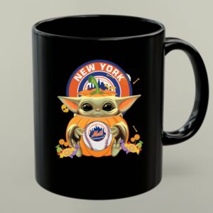Halloween Pumpkin Baby Yoda Holding New York Mets Baseball with City Skyline 1 mug.jpg