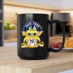 Halloween Pumpkin Baby Yoda Holding New York Yankees Baseball 2 mug.jpg