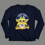 Halloween-Pumpkin-Baby-Yoda-Holding-New-York-Yankees-Baseball-9-Long-Sleeves
