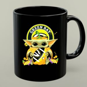 Halloween Pumpkin Baby Yoda Hug Green Bay Packers 1 mug.jpg