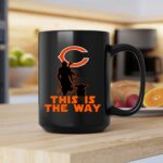 Mandalorian And Baby Yoda This Is The Way Chicago Bears 2 mug.jpg