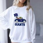 New-York-Giants-Darth-Vader-Baby-Yoda-NY-Giants-Flag-Car-Star-Wars-8-Sweatshirt