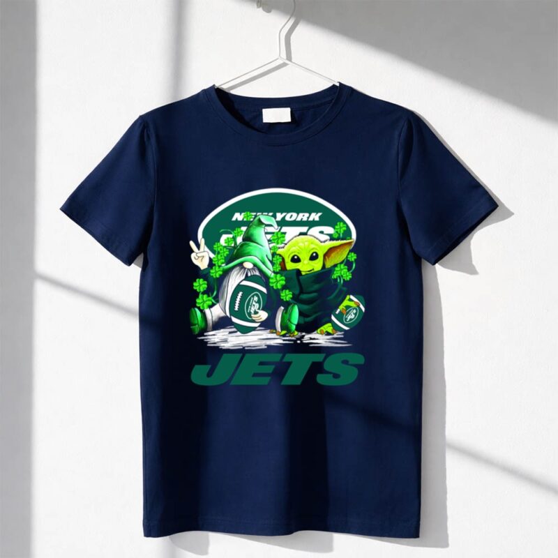 New York Jets Football St Patricks Day Baby Yoda and Gnome with Shamrocks 1 T Shirt