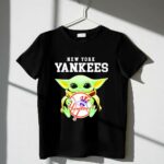 New-York-Yankees-Baby-Yoda-Holding-Team-Baseball-Emblem-1-T-Shirt