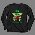 St-Patricks-Day-Arkansas-Razorbacks-Baby-Yoda-4-Long-Sleeves