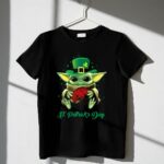 St-Patricks-Day-Arkansas-Razorbacks-Baby-Yoda-6-T-Shirt