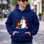 The-Best-Snowman-In-The-Parsec-Yoda-Hugs-Snowman-Mandalorian-Helmet-Snow-Star-Wars-2-Hoodie