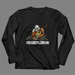 The-Daddy-Lorian-Star-Wars-Mandalorian-with-Baby-Yoda-Grogu-Hugging-4-Long-Sleeves