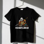The-Daddy-Lorian-Star-Wars-Mandalorian-with-Baby-Yoda-Grogu-Hugging-6-T-Shirt