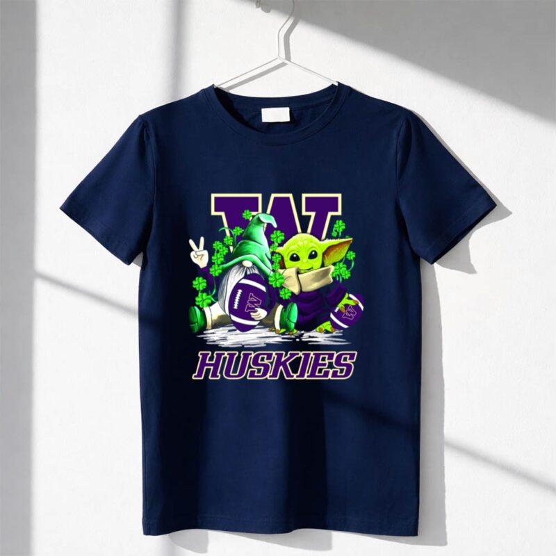 Washington Huskies Football St Patricks Day Gnome and Baby Yoda with Shamrocks 1 T Shirt