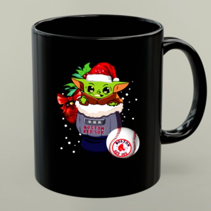 Yoda and R2D2 Star Wars Christmas With Boston Red Sox 1 mug 1.jpg